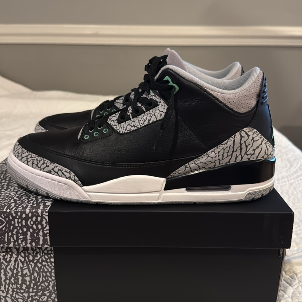 Air Jordan Retro 3. Black Green Glow Wolf Grey. Mens Size 12 - Picture 4 of 10